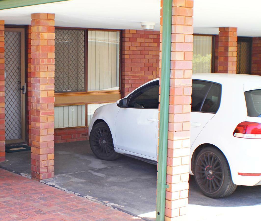 Geraldton Holiday Unit With Free Streaming エクステリア 写真